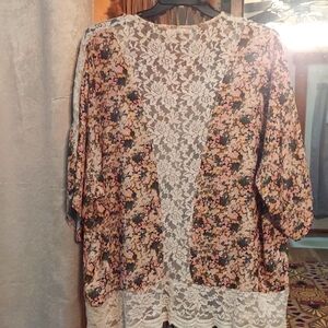 4 for $15  Taylor and Sage floral kimono with lace size L women's